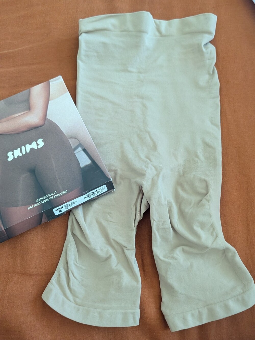 SKIMS New Seamless Sculpt High Waist Above The Knee Short